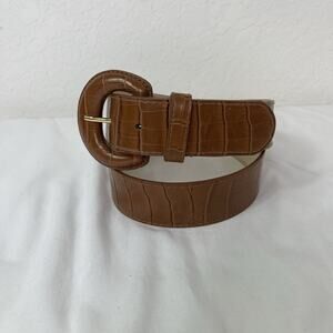 Perry Ellis Croc Embossed Leather Belt Size S, caramel color, classic, timeless.